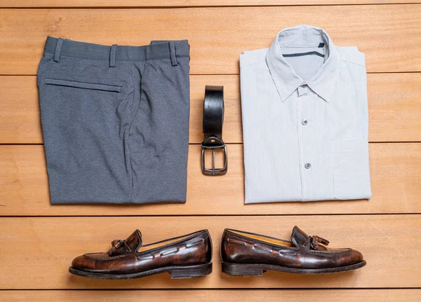 Güzel rahat erkek giyim ve moda seti 