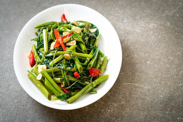 Kızarmış Çin sabah Glory veya su ıspanak