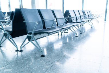 havaalanında boş sandalye