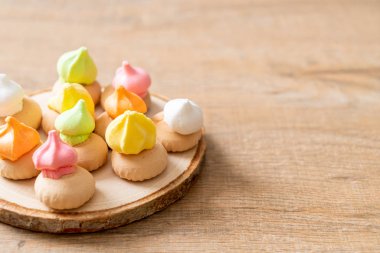 renkli şeker ile bisküvi ekmek