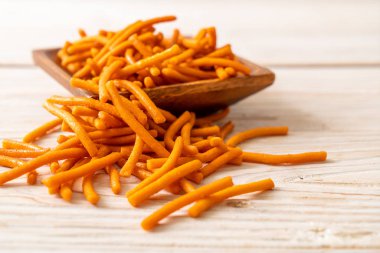 sarımsak bisküvi ekmek çubuğu