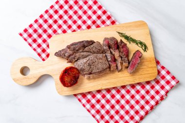 Izgara orta nadir sığır eti biftek