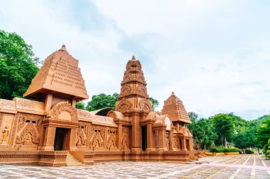 Wat Tham Phu Wa, Kanchanaburi, Thail'de güzel mimari