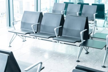 havaalanında boş sandalye
