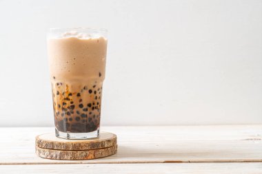 Kabarcıklar ile Tayvan süt çayı