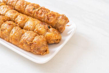 Derin kızarmış Yengeç rulo