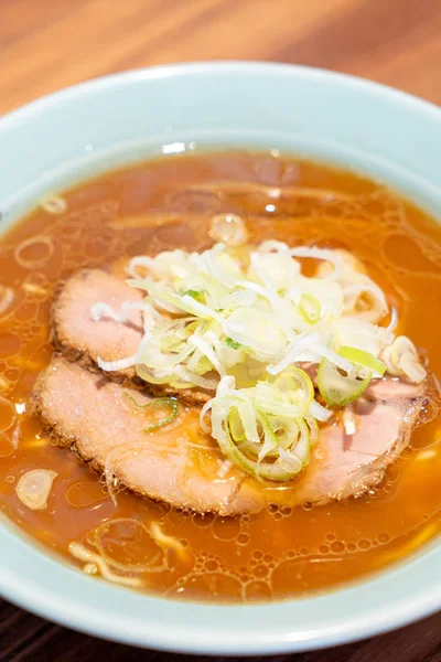 domuz eti ile shoyu ramen erişte