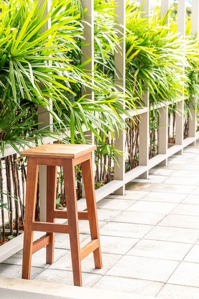 Empty wood chair — Stock Photo, Image