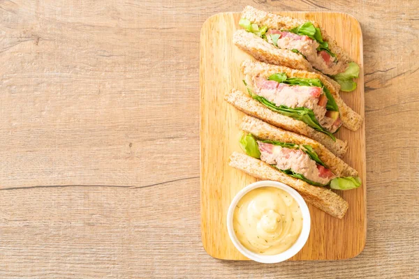 Hausgemachtes Thunfisch-Sandwich — Stockfoto