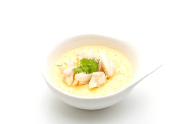 Yengeç ile haşlanmış yumurta