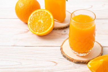 taze portakal suyu cam 