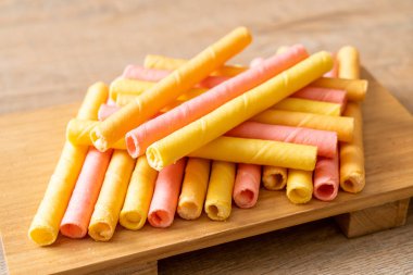 renkli gofret sopa rulo 