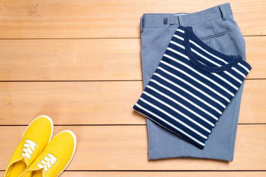 Güzel rahat erkek giyim ve moda seti 