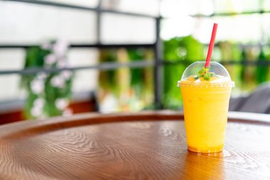 Mango smoothies cam Cafe 