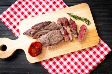 Izgara orta nadir sığır eti biftek