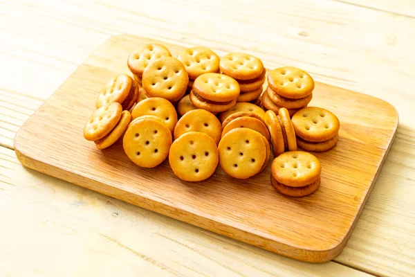 Biscuits with pineapple jam — Stock Photo, Image