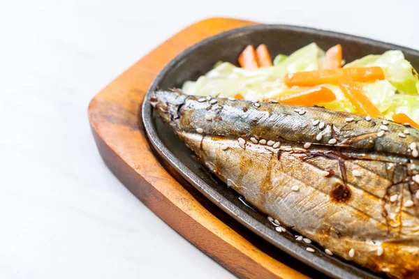 Bistecca di pesce Saba alla griglia con salsa teriyaki — Foto Stock
