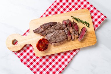 Izgara orta nadir sığır eti biftek