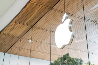 Bangkok, Tayland-Temmuz 17, 2019: Apple ıconsiam 'da Apple logosu