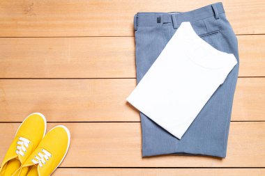 Güzel rahat erkek giyim ve moda seti 