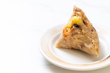  yapışkan pirinç hamur tatlısı