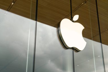 Bangkok, Tayland-Temmuz 17, 2019: Apple ıconsiam 'da Apple logosu