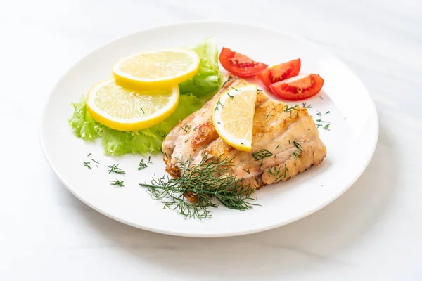 Grilled snapper fish steak — Stock Photo, Image