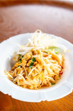 Tay tarzı noodle, pad Tay