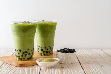 kabarcık ile yeşil çay latte