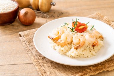 karides ile İtalyan risotto