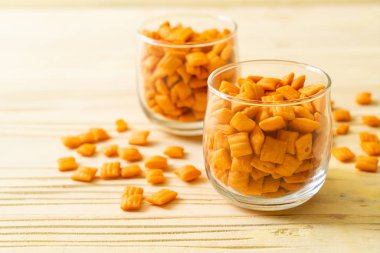 sarımsak bisküvi ekmek çubuğu