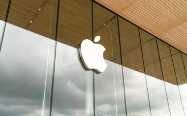 Bangkok, Tayland-Temmuz 17, 2019: Apple ıconsiam 'da Apple logosu