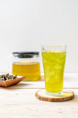 buzlu Japon yeşil çay