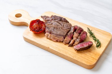 Izgara orta nadir sığır eti biftek