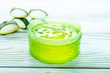 aloe vera jel aloe ile dilimlenmiş
