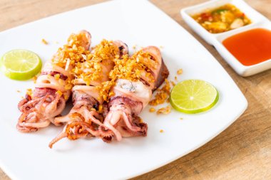 sarımsaklı kızarmış kalamar