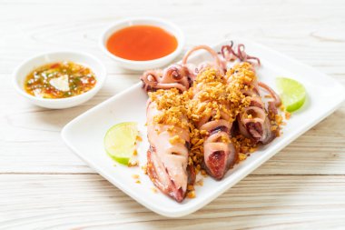 sarımsaklı kızarmış kalamar