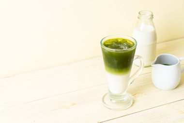 Buzlu matcha yeşil çay kahve