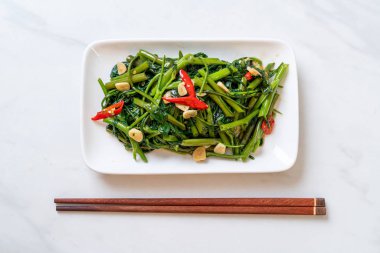 Kızarmış Çin sabah Glory veya su ıspanak