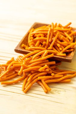 sarımsak bisküvi ekmek çubuğu