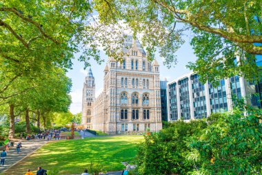 Londra - 4 Eylül 2019. İnsanlar Lon Doğal Tarih Müzesi ziyaret