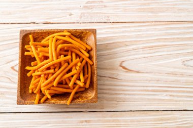 sarımsak bisküvi ekmek çubuğu