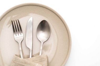 boş tabak kaşık çatal ve bıçak