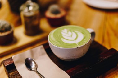 Sıcak yeşil çay kahve