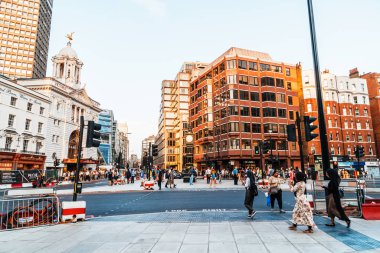 Londra, İngiltere - 27 Ağustos 2019: Finansal distric sokak sahnesi