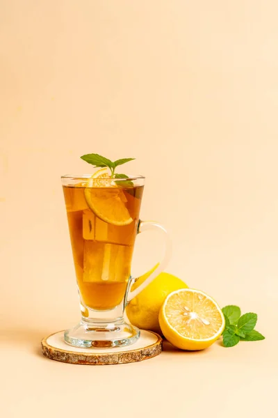 Glass of ice lemon tea — Stock Photo, Image