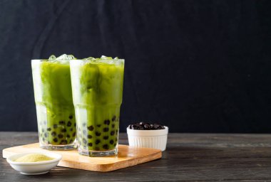 kabarcık ile yeşil çay latte