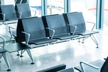 havaalanında boş sandalye