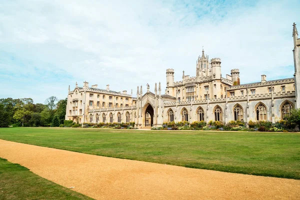 Piękna architektura St. John's College w Cambridge — Zdjęcie stockowe