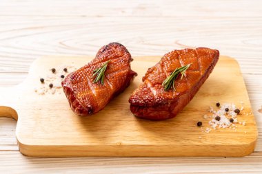 Kızarmış ördek göğsü